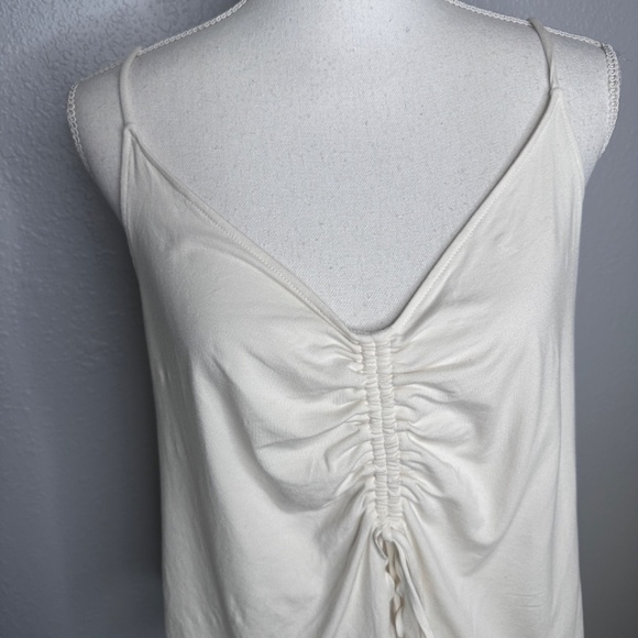 NWT Divided  Off white  tank top with ruching XL - Picture 7 of 8